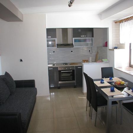 Apartments Miljak Omis Exterior photo