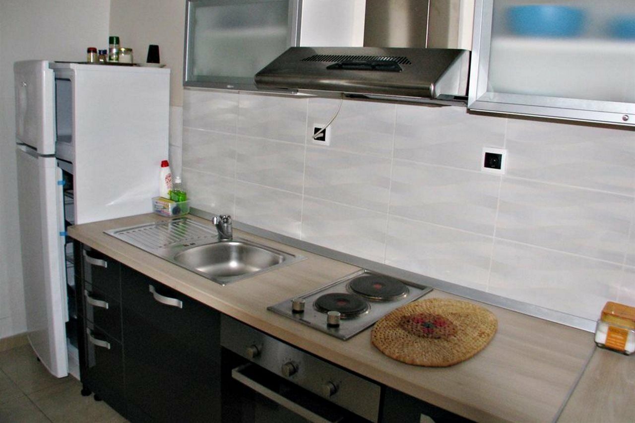 Apartments Miljak Omis Exterior photo